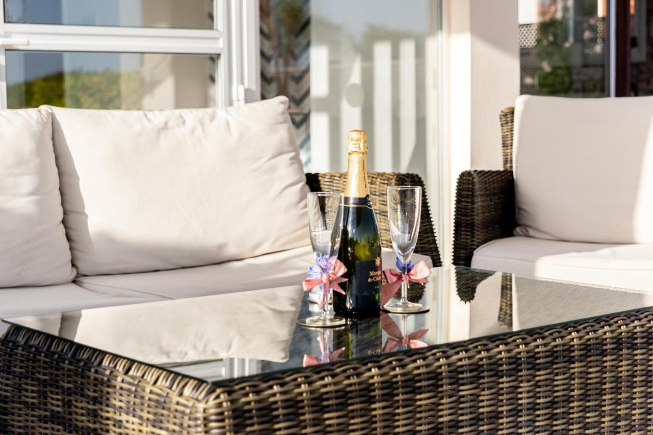 Villa Marina Sunrise By Ezoria Villas Coral Bay Esterno foto