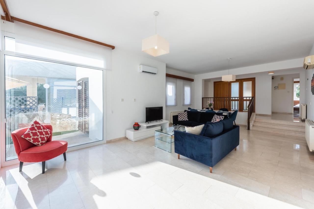 Villa Marina Sunrise By Ezoria Villas Coral Bay Esterno foto