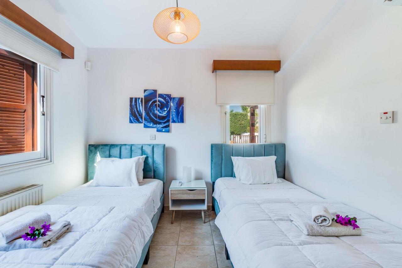 Villa Marina Sunrise By Ezoria Villas Coral Bay Esterno foto